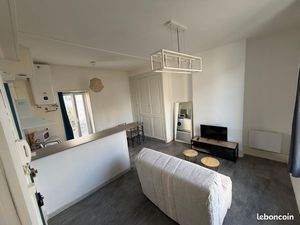 Superbe studio meublé 25m² – Refait à neuf & tout équipé – Châtellerault Centre (Victor Hu