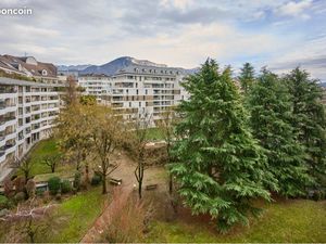 Annecy centre - T3 73m2 - cave + garage + place parking