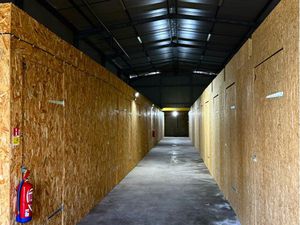 Box de stockage 10m² sécurisés – 10 min de Libourne – Accès 24/7