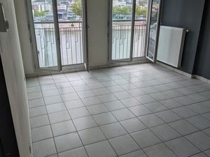 T2 50 m² – Lyon 4 – Vue dégagée sur la Saône  garage en option et ascenseur