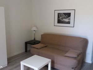 Loue chambre meublée