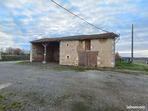 Bel ensemble de dependances avec terrain