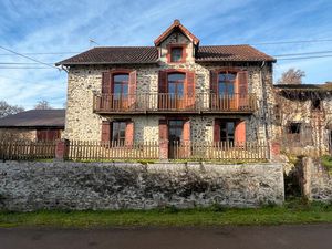 Maison familiale avec dépendances et 1 ha de terrain – Paiement sans banque