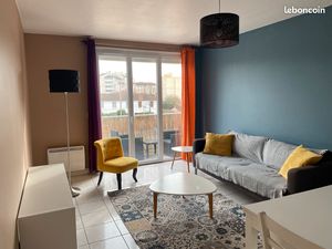 Appartement lumineux de 50 m2 avec balcon  cave et place de parking à Villefranche sur Saô