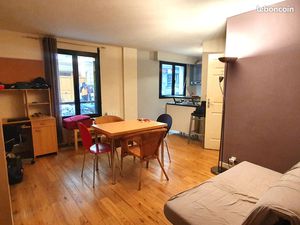 Studio meublé PARIS 10ème