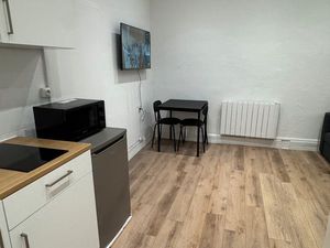 Charmant T1 meublé – Gratte Ciel