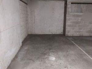 Parking sécurisé  couvert  intérieur et grand en location proche aéroport de blagnac