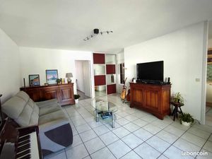 T4 lumineux de 85 m² – grenoble europole – terrasse & garage double