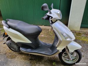VENTE PIAGGIO FLY 50 TRES BON ETAT