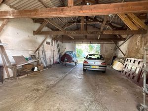 Grange + terrain – cœur de croix-de-vie