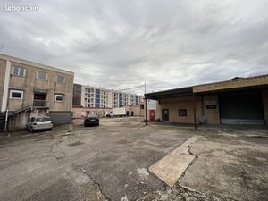 Locaux d activité avec bureau