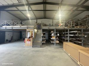 Local industriel 321 m²