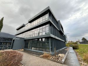 Bureaux  local commercial 100 m² CHALLES LES EAUX