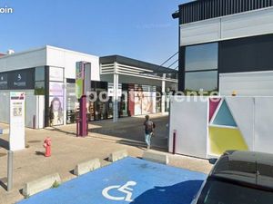 Local commercial 300 m²