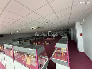 Local commercial 760 m²