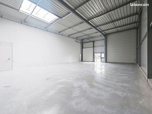 Local 159 m² OISSEL