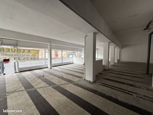 Local 265 m² Aurillac