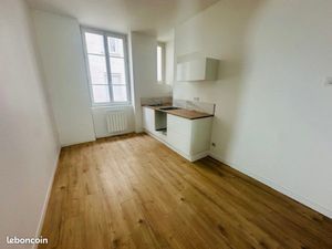 T2 rénové à neuf avec balcon secteur gare