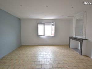 Maison de ville comprenant grand studio 41m² grand garage 31m²