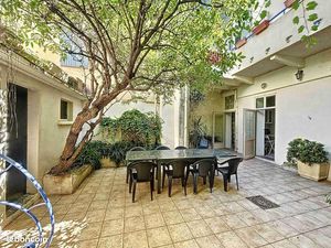 Chambre 1 pièce 64 m²