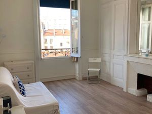 T2 bis au métro CHARPENNES