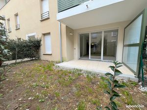 TNF proche centre ville - T2 d'environ 36 m2 environ et en rez-de-jardin