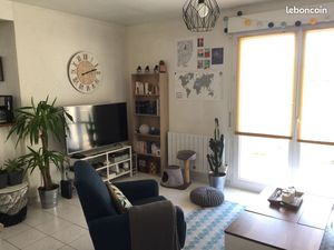 T2 LUMINEUX - RDC - 43 m2 Terrasse 20 m2 - Place Parking