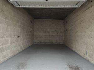 A louer grand garage 16 M2