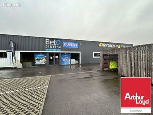 Local commercial 312 m²