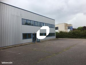 Local industriel 960 m²