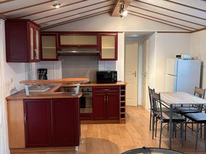 Mobil-home 2 chambres avec clim + grande terrasse – Très bon état