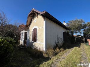 Maison ancienne à 400m de la plage