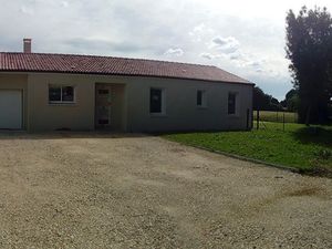 Maison de plain-pied 104 m² – 3 chambres – Jardin – Terrasse – Garage – 20 min de Saintes