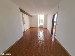 T1bis avec terrasse – grande salon / salle à manger + cuisine séparée