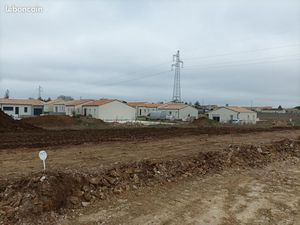 Terrain 369 m² Echire