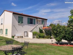 Propriété 5 pièces 135 m²