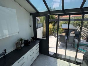 Maison mitoyenne meublée 2 chambres avec jardin – Quartier calme proche golf de Saint-Étie