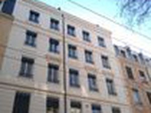 Loue Studio meublé rénové  calme et lumineux  VILLEURBANNE Grand Clément