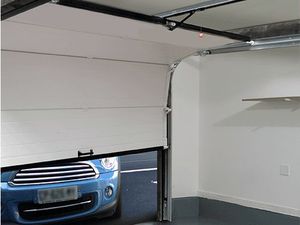 Loue 2 garages fermés sécurisés avec deux portes bayonne arrousset