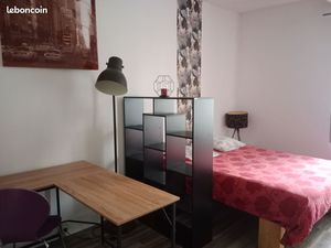 T2 meublé 50m2- eau et edf compris