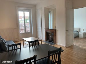 Grand F2 58m2 meublé et rénové Villeurbanne République / Gratte-Ciel