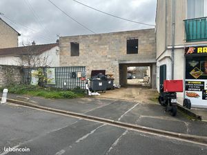 Immeuble brut à terminer – 3 logements + parkings – 230 000