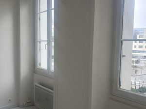 Studio CHU/REPUBLIQUE 520 euros