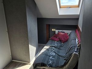 Loue chambre de bonne avec chauffage et électricité et semi meublée