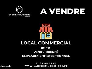 Local commercial 89 m² MELUN