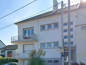 Maison divisée en deux appartements