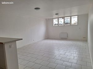 Grand T1 avce parking ctre ville