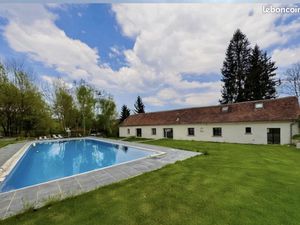 Ref 2127 - Longère 200 m2 - Piscine - 2500 m2 terrain