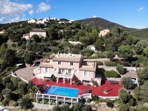 Villa 16 pièces 400 m²