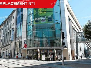 Local commercial 313 m²